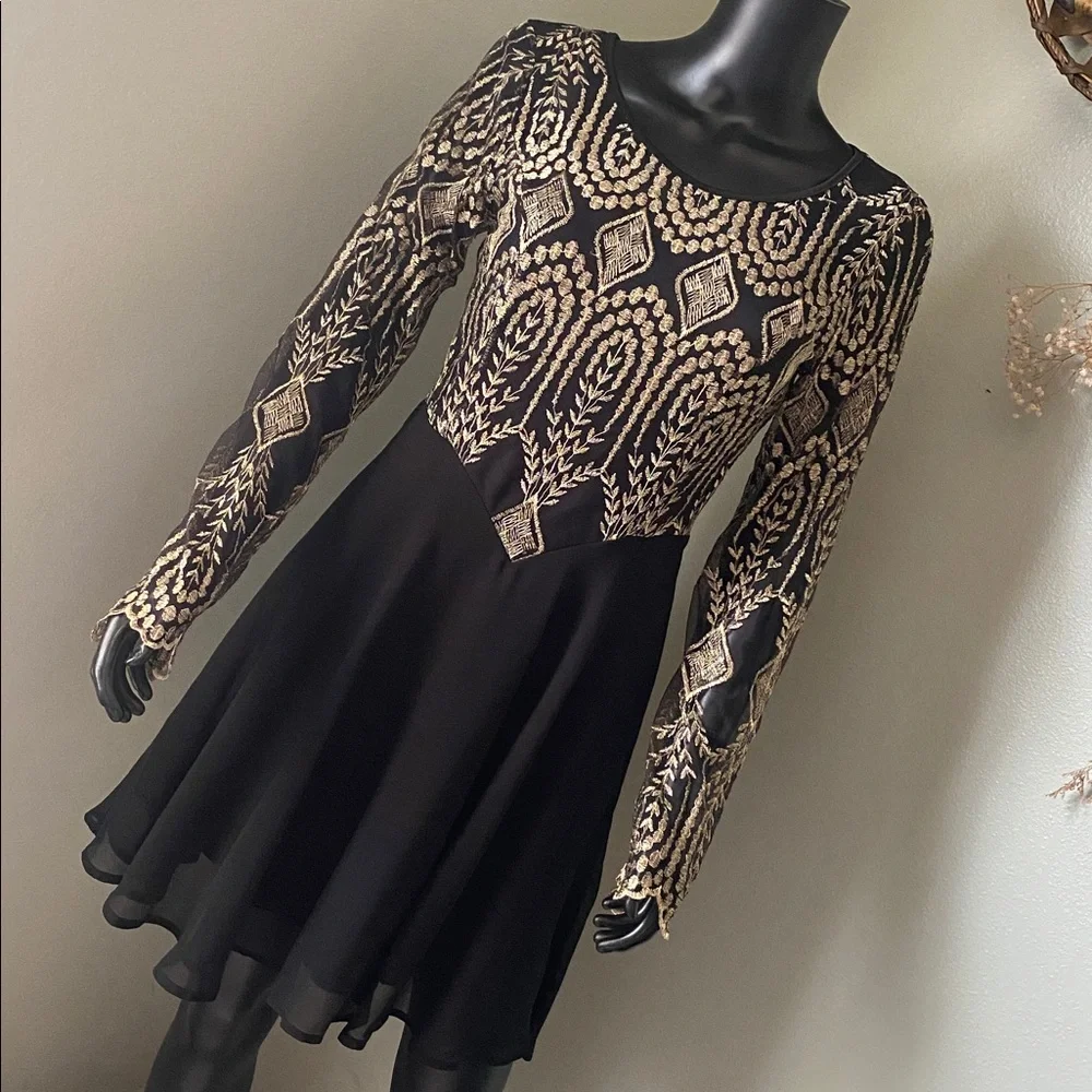 blue fish cut dress G721,Cyan Maternity Shoot Trail Gown, Size (ALL)pp – Style Icon Color:Black/Gold YGroup_180195 Venus Dress Black / Party Wear Lehenga